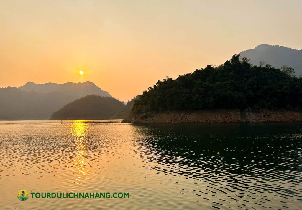 NA HANG – BỨC TRANH VỀ MIỀN CỔ TÍCH