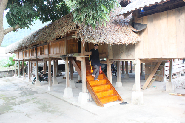 Ngôi nhà người Tày trong du lịch Na Hang